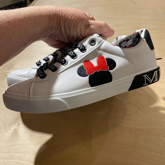 Disney Minnie Mouse Sneakers 6 1/2 - Picture 11 of 16